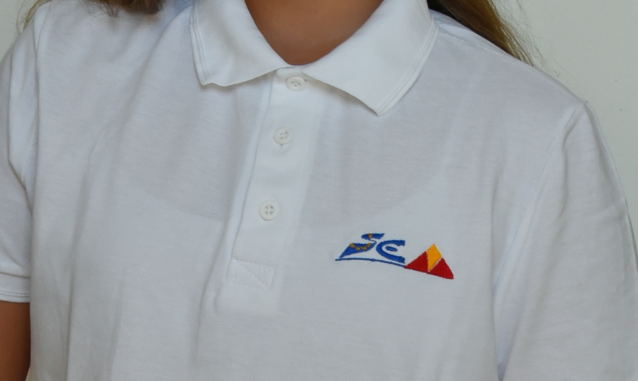 Poloshirt weiß mit Logo „Pyramide“